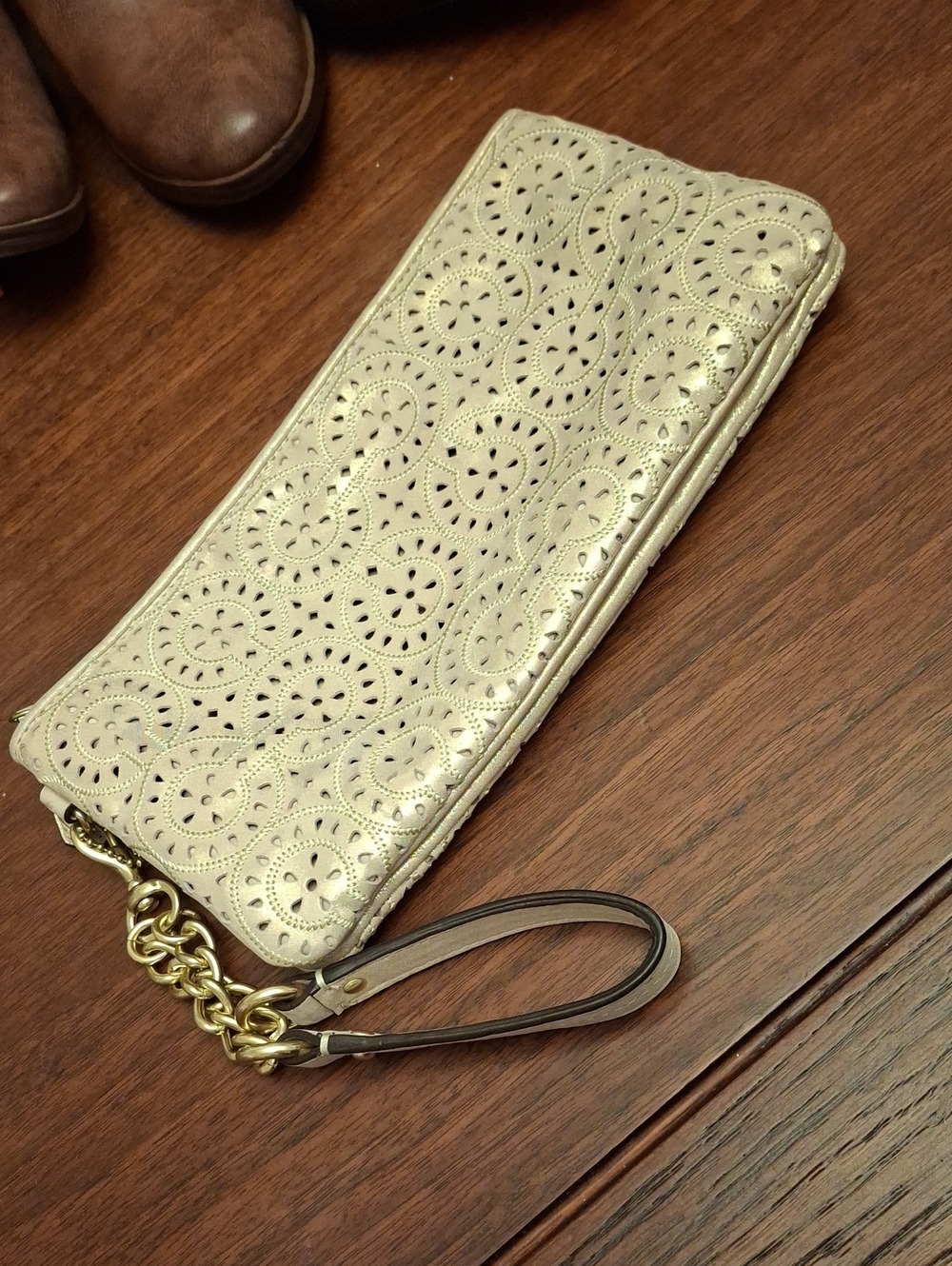 Vintage Coach Taylor Laser-Cut Eyelet Leather Wristlet Preloved